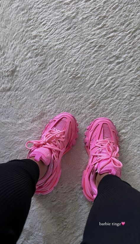 Balenciaga Track Outfit Woman, Pink Balenciaga Shoes, Pink Balenciaga Sneakers, Balenciaga Track Outfit, Track Outfits, Pink Balenciaga, Track Shoes, Balenciaga Sneakers, Chanel Perfume