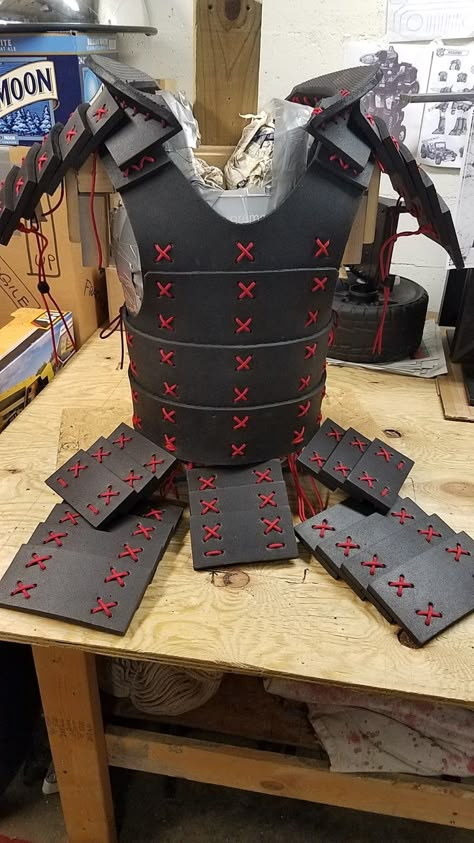 Project Prowl: Samurai Armor Update Diy Armor, Transformer Costume, Guerriero Samurai, Cardboard Costume, Armadura Cosplay, Foam Armor, Armor Drawing, Armor Clothing, Knight Costume