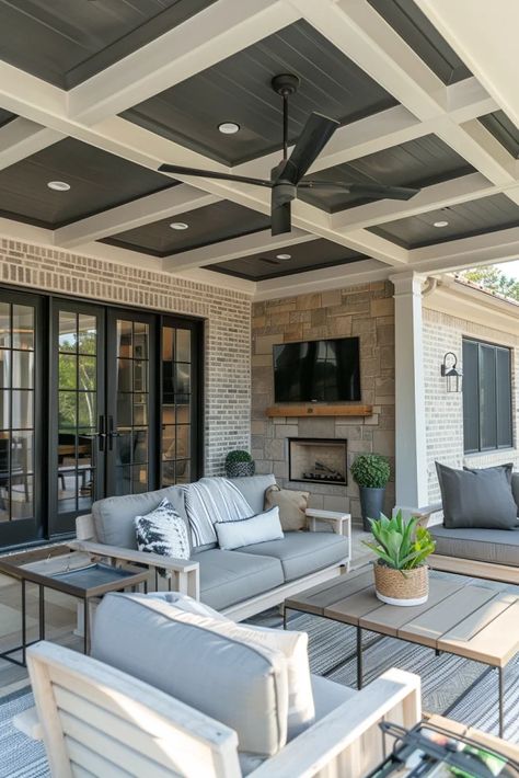 Covered Patio Ceiling Ideas, Covered Patio Ceiling, Lakehouse Remodel, Sunroom Deck, Patio Ceiling Ideas, Decking Designs, Patio Ceiling, Cool Home Decor, Outdoor Living Space Design