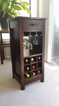 Mini Wine Bar, Peter Lindbergh, Wine Cabinet, Woodworking Projects That Sell, Decorating Shelves, Wooden Design, Diy Wine, Summer Projects, Furniture Hacks