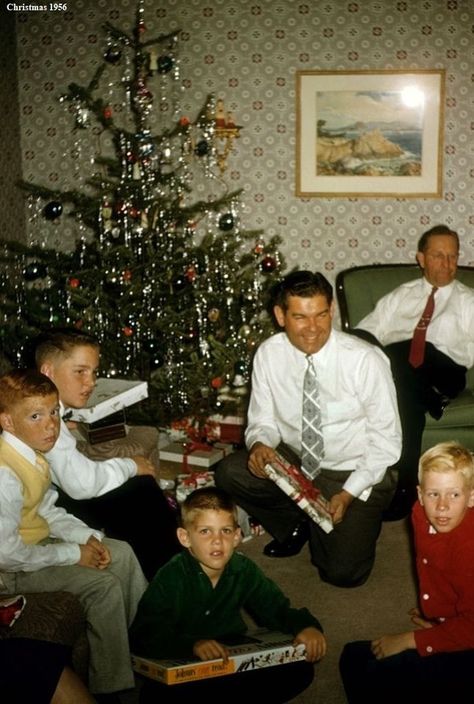 Cool Snaps, Vintage Christmas Photos, Ghost Of Christmas Past, Ricky Nelson, 1950s Christmas, Colouring Pics, Mid Century Christmas, Vintage Everyday, Christmas Family Photos