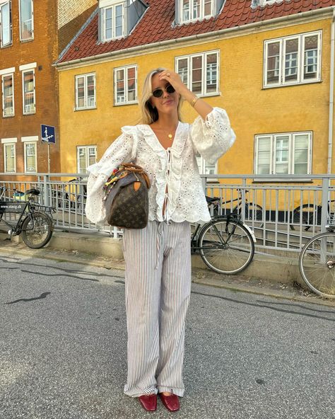 🍒🥪💕 Copenhagen bound Cophengan Style Aesthetic, Copenhagen Style 2024, Copenhagen Aesthetic Style, Clean Outfit Ideas, Denmark Clothes, Copenhagen Summer Style, Copenhagen Summer Outfits, Copenhagen Style Summer, Copenhagen Instagram