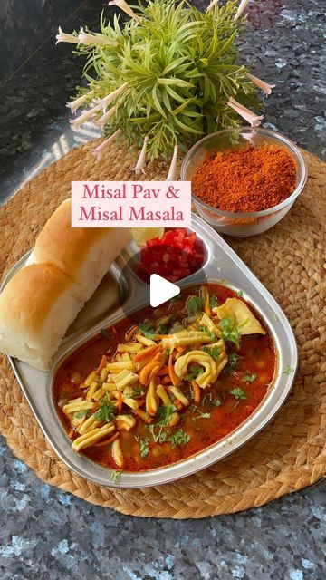 Garlic Meals, Misal Pav Recipes, Misal Pav, Street Snacks, Spicy Gravy, Black Mustard Seeds, Gravy Ingredients, Ginger Powder, Dry Coconut