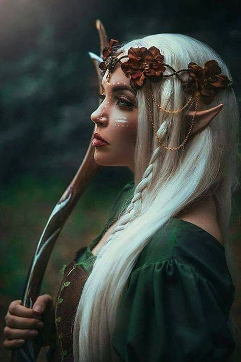 Elven Cosplay, Costumes Faciles, Cool Cosplay, Fairy Photoshoot, Elf Cosplay, Fairy Cosplay, Female Elf, Elf Art, Pretty Halloween