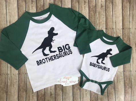 Big Brother Shirt Ideas, Brother Shirt Ideas, Announce Baby, Cricut Clothing, Hippie Baby, Big Brothers, Baby Boy Announcement, Big Brother Shirt