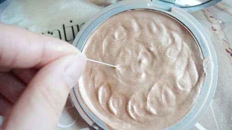 Fixing Broken Makeup Powder, How To Fix Broken Blush Powder, How To Fix Broken Makeup Powder, How To Fix Broken Eyeshadow, How To Fix Broken Makeup, Fix Broken Eyeshadow, Fix Broken Makeup, Broken Eyeshadow, Broken Makeup