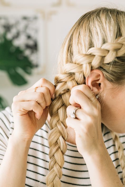 14 Casual Cool Hair Tutorials to Keep You Rolling Through the Long Labor Day Weekend Boxer Braids Tutorial, Hair Braid Tutorials, 2023 Hair Ideas, Ways To Braid Hair, Edgy Long Hair, Hair Practice, Braided Hair Ideas, Dutch Braid Tutorial, Hair Styles Tutorials