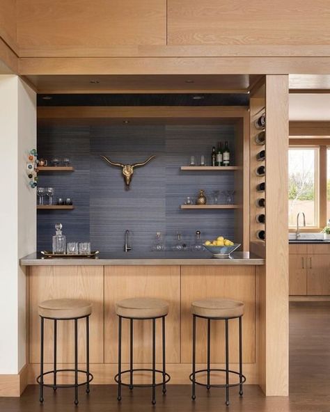 Interior Inspiration: Organizing Systems Mini Bar At Home, Home Bar Counter, Bar Tile, Bar Counter Design, Home Bar Cabinet, Home Bar Rooms, Modern Home Bar, Basement Finishing, Home Bar Design