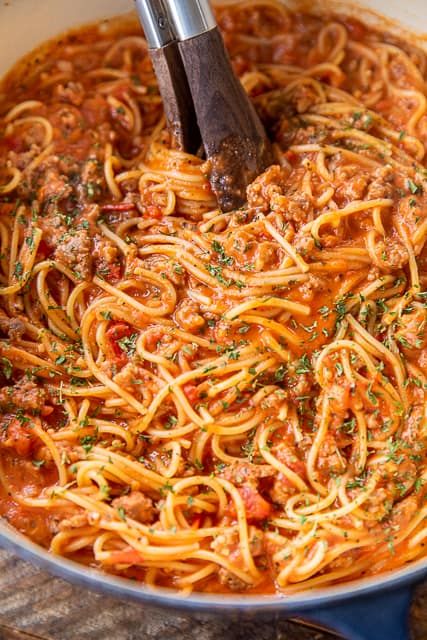 Meaty Spaghetti, Adriana Locke, Food Spaghetti, Appetizing Food, Parmesan Crusted Pork Chops, Spaghetti Bolognaise, One Pot Spaghetti, Sauce Spaghetti, Chicken Spaghetti Recipes