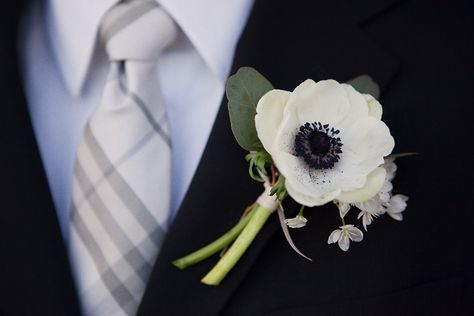 Inspired by These Mix and Match Bridesmaids Dresses - Inspired By This Anemone Boutonniere, Grooms Boutonniere, Anemone Wedding, White Anemone, White Poppy, Groom Boutonniere, Anemone Flower, Black White Wedding, Boutonniere Wedding