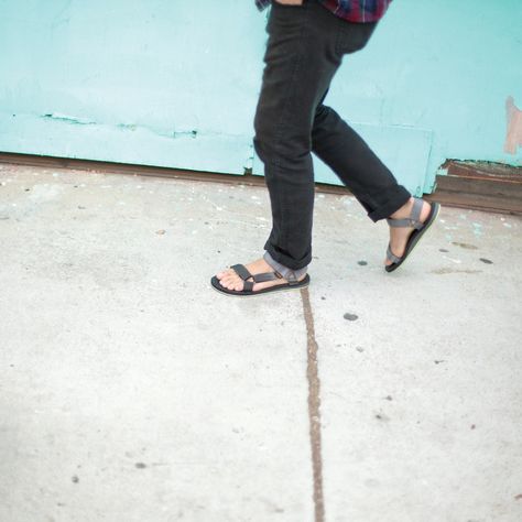 Break in your new pair of Teva Originals by spending an entire day in them. Teva Sandals Outfit Men, Teva Men Outfit, Mens Teva Sandals Outfit, Teva White, Teva Sandals Outfit, Teva Reember Shoes, Black Teva, Teva Sandals, Outdoor Sandals