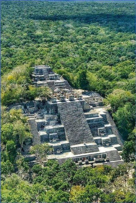 Maya Architecture, Aztec Temple, Mayan History, Maya Civilization, Ancient Pyramids, Mayan Art, Ancient Maya, Mayan Culture, Bamboo Garden