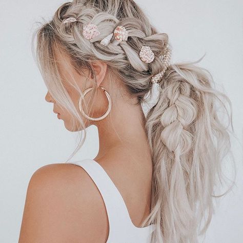 Braided mid length ponytail with seashell hair pins Kirsten Zellers, Braided Half Up, Cute Braided Hairstyles, Cool Blonde, Sea Shore, Creative Hairstyles, Mermaid Hair, Braids For Short Hair, Everyday Hairstyles