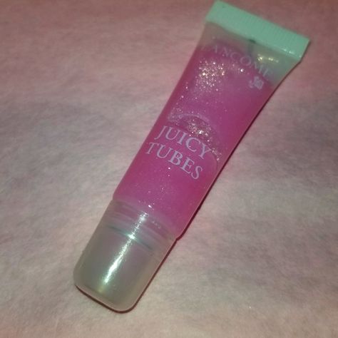 Lancme Juicy Tubes Ultra Shiny Lip Gloss. Ultra Brilliant. Travel Size, .33 Fl. Oz. Brand New, Never Opened. Y2k Beauty Products, Y2k Products, Barbie Lip Gloss, Lancome Juicy Tubes Aesthetic, 2000s Items, Y2k Lipgloss, Lip Gloss 2000s, 2000s Lip Gloss, Pink Glitter Lipgloss