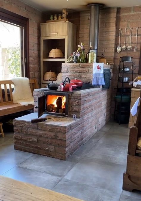 Outdoor Cooking Fireplace, Dirty Kitchen, Outdoor Kitchen Decor, Wood Oven, Outdoor Kitchen Plans, Backyard Furniture, Casa Vintage, Rustic Kitchen Design, Mexican Home