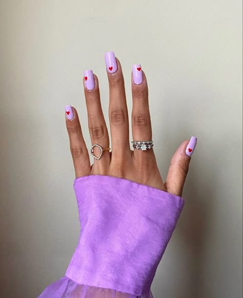 Lilac Nails Art, Lilac And Red Nails, Lilac Valentines Nails, Red And Lilac Nails, Nail Line Designs Ideas, Pink Lilac Nails, Light Lilac Nails, Lilac And Pink Nails, Lilac Nail Art