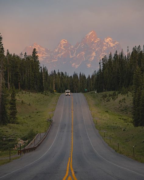 Mornings in the mountains 🏔️ #grandtetons #roadtripusa #sunriseinthemountains #mountains #wyoming #explorewyoming National Parks Aesthetic, Yellowstone Aesthetic, Mountains Wyoming, Western Life, Adventure Aesthetic, Pretty Landscapes, Summer Road Trip, Yellowstone National Park, Pretty Places