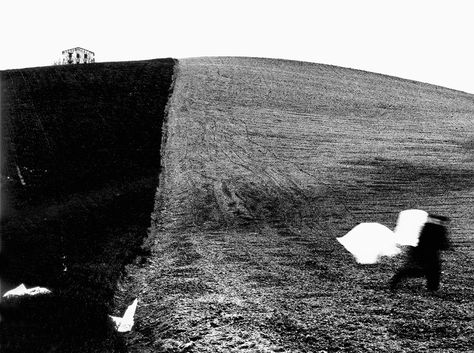 Something Mario Giacomelli always said; "I'm Not a Photographer". Minimal Photography, Black And White Landscape, Black And White Film, Landscape Pictures, First Art, Film Stills, Landscape Photos, Digital Photography, Black And White Photography