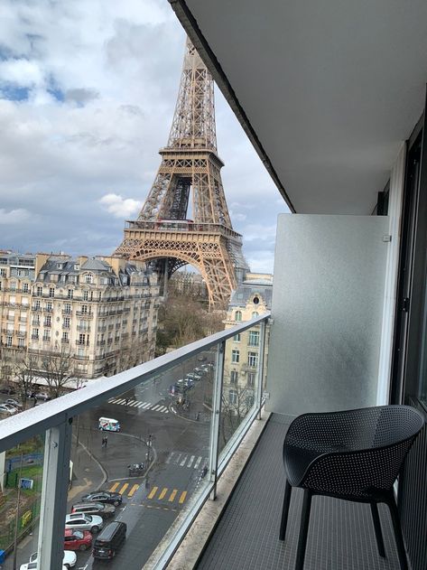 Hotel In Paris Aesthetic, Eiffel Tower Hotel View, Hotel In Paris With View, Paris Hotel With Eiffel Tower View, Hotel Pullman Paris Tour Eiffel, Pullman Paris Tour Eiffel, Pullman Hotel Paris, Paris Hotel View, Paris Hotel Room