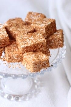 Coconut Marshmallow Recipe, Honey Marshmallows, Farmstand Recipes, Cooking Sweets, Homemade Marshmallow Recipe, Marshmallow Recipe, Gluten Free Marshmallows, How To Make Marshmallows, Gelatin Recipes