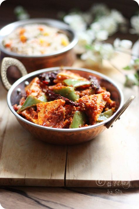 Monsoon Spice | Unveil the Magic of Spices...: Kadai Paneer (Karahi Paneer) Recipe | How to Make Restaurant Style Kadai Paneer or Karahi Paneer Karahi Paneer, Indian Food Serving Ideas, Paneer Recipes Indian, Spicy Indian Curry, Quick Indian Recipes, Food Serving Ideas, Kadai Paneer, Paneer Recipe, South Indian Recipes