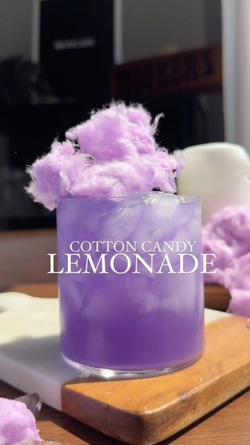 Cotton Candy Vodka, Alcoholic Milkshake, Rainbow Drinks, Girly Drinks, Purple Drinks, Homemade Liquor, Alcholic Drinks, Cocktail Party Food, Candy Drinks