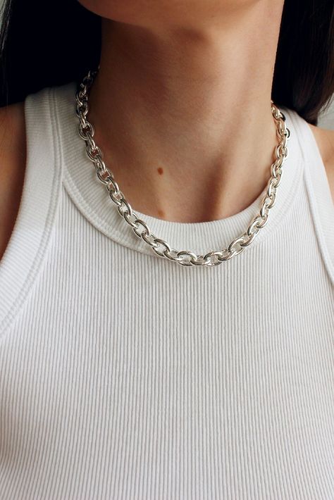 Silver Chain Ideas Thick Chain Necklace Silver, Silver Chunky Chain Necklace, Thick Silver Chain Necklace, Silver Necklace Thick, Chains Necklace Women, Silver Necklaces Chunky, Necklace Chains For Women, Chunky Silver Necklace Outfit, Chain Necklace Women Silver