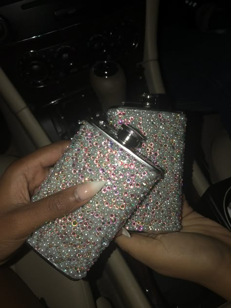 Birthday Glitter Aesthetic, Sparkly Birthday Party Aesthetic, Flask Aesthetic Alcohol, Hip Flask Design, Hip Flask Aesthetic, Cute Flask, Bedazzled Flask, Decorated Flask, Rhinestone Flask