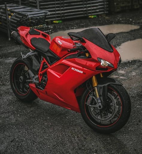 Ducati 1098s, Ducati Motorbike, Ducati 848, Custom Street Bikes, Ducati Motorcycles, Sport Motorcycle, Mens Gear, Track Bike, Street Bikes