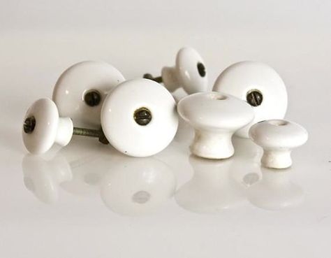 Vintage porcelain cabinet knobs ; Gardenista Paxton Hardware, Apothecary Cabinet Diy, Black And White Powder Room, Antique Kitchen Cabinets, Antique Knobs, Diy Knobs, Restaurant Bathroom, White Knobs, Kitchen Mood Board