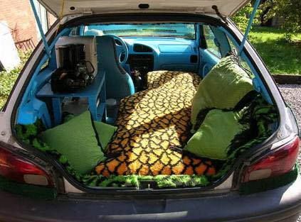 car camp Car Sleeping, Camping Gear Gadgets, Geo Metro, Minivan Camper Conversion, Minivan Camper, Stealth Camping, Suv Camper, Van Dwelling, Minivan Camping