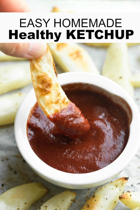 Learn how to make a plant-based Easy Homemade Ketchup with just 6 ingredients and in 10 minutes! This ketchup is refined sugar-free, naturally sweetened and much less sugar and sodium than store-bought ketchup. It tastes amazing on fries, burgers or anything you like! #homemade #ketchup Vegan Ketchup, Ketchup Homemade, Wfpbno Recipes, Healthy Condiments, Homemade Ketchup Recipes, Mcdougall Recipes, Vegan Hot Dog, Vegan Sauce, Vegan Meatloaf