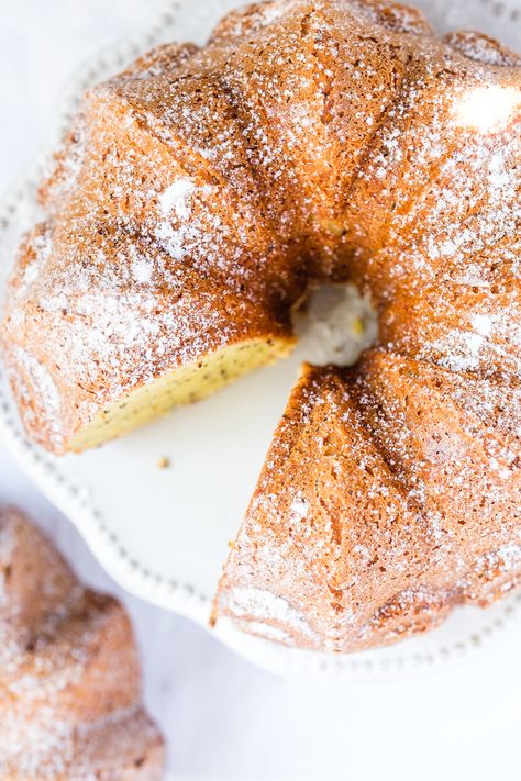 This is seriously the best Plant Paradox cake I’ve made. This recipe from The Plant Paradox Cookbook by Dr. Steven Gundry caught my attention by… just being a cake with a beautiful texture. And I love cakes. I’ve been trying to perfect a grain free, sugar free, lectin free coffee cake for the past ten months and I’ve made some good ones, but this is the best so far. The ultimate grain free, sugar free, lectin free coffee cake I will not post the recipe here because is not fair or legal, but I... Lectin Free Gourmet, Plant Paradox Dessert Recipes, Plant Paradox Desserts, Plant Paradox Breakfast Recipes, Plant Paradox Breakfast, Lectin Free Desserts, Dr Pompa Recipes, Lectin Free Recipes Gundry, Dr Gundry Recipes Phase 1