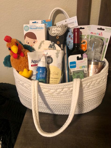 Maternity Baskets Gift Ideas, Best Friend Baby Shower Gift, Cute Baby Shower Gifts Baskets, Baby Shower Gifts Unisex Gender Neutral, Diaper Caddy Gift Basket, Baby Basket Gift Ideas, Baby Shower Basket Gift Ideas, Gift Basket Ideas For Pregnant Friend, Baby Shower Bath Tub Gift Basket