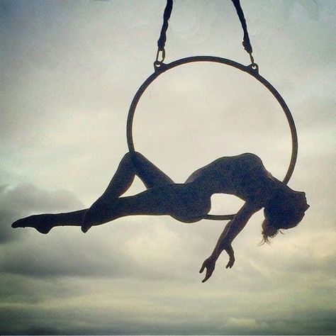 Lyra Poses, Aerial Hoop Moves, Lyra Aerial, Aerial Hoop Lyra, Aerial Fitness, Aerial Acrobatics, Pole Dancing Fitness, Aerial Dance, Swing Dancing