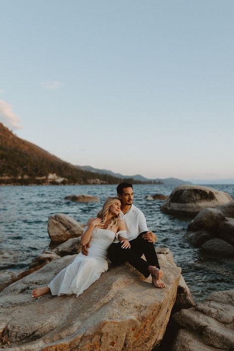 Lake Tahoe Couple Pictures, Tahoe Engagement Photos, Lake Engagement Photoshoot, Lake Tahoe Photoshoot, Lake Tahoe Engagement Photos, Engagement Photos By Lake, Lakeside Engagement Photos, Lake Tahoe Wedding, Lake Couple Photoshoot