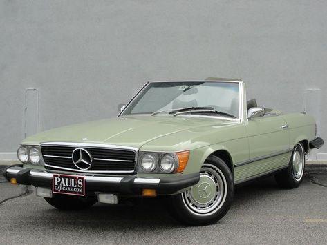 Sage Green Mercedes, Green Mercedes, Mercedes Benz Convertible, Vintage Sage Green, Old Vintage Cars, Dream Vehicles, Lux Cars, Lovely Car, Green Sage