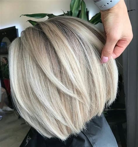 2021 Short Haircuts For Women - Balayage Hair Bob, Long Angled Bob, Medium Length Hair Straight, Angled Bob Haircuts, Dunner Wordend Haar, Straight Hairstyles Medium, Angled Bob Hairstyles, Balayage Blond, Blond Balayage