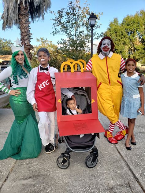 Fast Food Characters Costumes, Ronald Mcdonald Halloween Costumes, Mcdonald’s Costume, Happy Meal Costume, French Fries Costume, Fries Costume, Hamburglar Costume, Mcdonald Costume, Ronald Mcdonald Costume