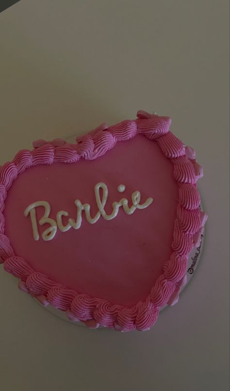 19 Birthday, Small Birthday Cakes, Barbie Birthday Cake, Bollywood Movie Songs, Heart Cakes, Dubai Style, 19th Birthday, Mini Cake, Barbie Birthday