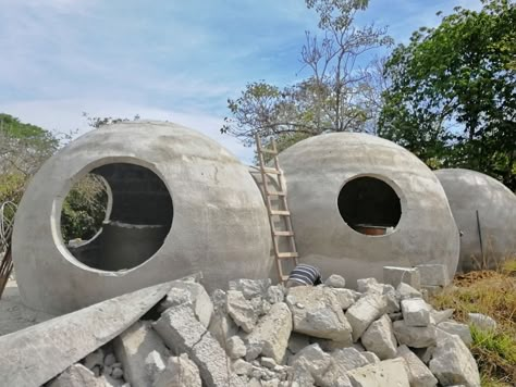 Concrete And Dish-Washing Detergent ... Dome Construction, Houses In Costa Rica, Dome Homes, Earth Bag Homes, Geodesic Dome Homes, Dome Building, Earthship Home, Earth Sheltered, Washing Detergent