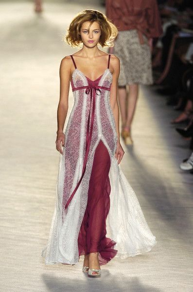 Nina Ricci Runway, Early 2000 Fashion, Runway Dresses, Fashion Week Spring, Dream Dress, Couture Fashion, Modern Luxury, Paris Fashion, Pretty Dresses