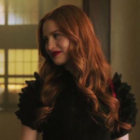 Cheryl And Toni, Madelaine Petsch, Cheryl Blossom, Riverdale, Matching Icons, Billie Eilish, Aesthetic Art, Hogwarts, Tokyo