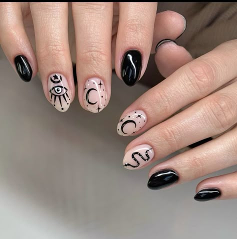 Subtle Halloween Nails, White Toes Nail, Witchy Nails, Moon Nails, Simple Gel Nails, Minimal Nails, Cute Gel Nails, Acrylic Nails Coffin Short, Short Acrylic Nails Designs