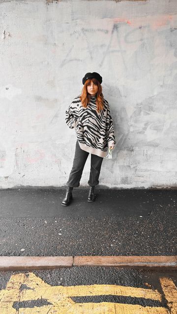 Helen Anderson on Instagram: "25 days of outfits for December Day 11✨ . #ootd #decemberoutfits #30daysofoutfits #25daysofchristmas #winteroutfit #winteroutfitideas" Helen Anderson Outfits, Helen Anderson Style, Outfits For December, Autumnal Fashion, Helen Anderson, December Outfits, 25 Days Of Christmas, Denim Projects, Colorful Life