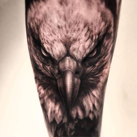 타투이스트 TATTOOHELL on Instagram: “Eagle...in progress . . .  #eagletattoo #eagle #blackandgraytattoo #realtattoo #tattoos #tattooedup #details #tattoostyle #tattoodesign…” Eagle Knee Tattoo, Eagle Throat Tattoo, Eagle Eyes Tattoo, Eagle Leg Tattoo, Bald Eagle Tattoos, Third Eye Tattoos, Eye Tattoos, Eagle Face, Throat Tattoo