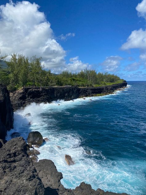 Reunion Island Aesthetic, Reunion Aesthetic, Sto Insta, Aesthetic Landscapes, Adventure Inspiration, Reunion Island, African Countries, Photo Story, Island Girl