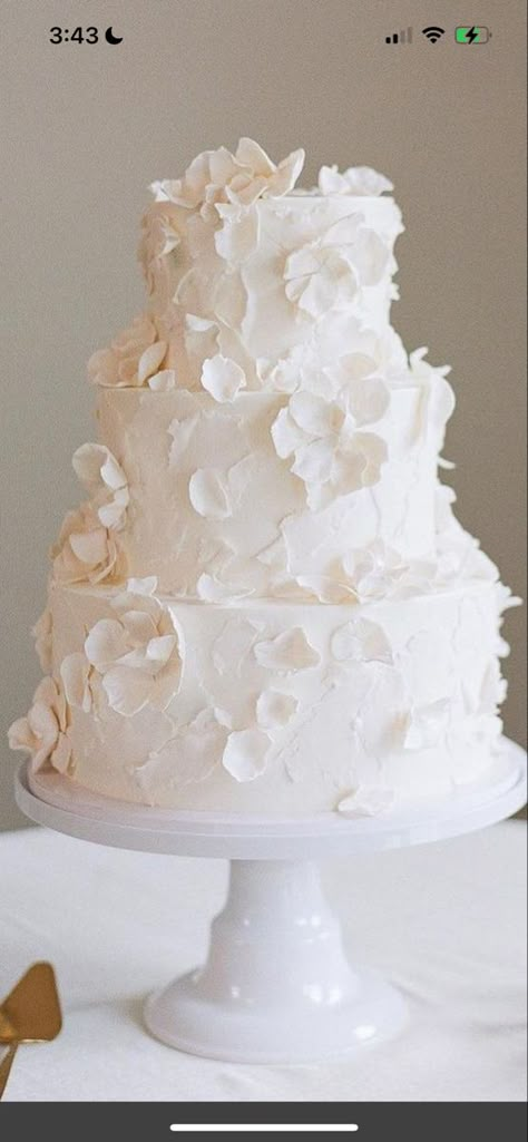 Wedding Cakes Classic Elegant, Unfinished Wedding Cake, Modern Classic Wedding Cake, Modern Vintage Wedding Cake, Wedding Cake Inspo Elegant, Ribbed Wedding Cake, Modern Romantic Wedding Cake, Simple Beach Wedding Cake, 3 Tier Wedding Cake With Flowers