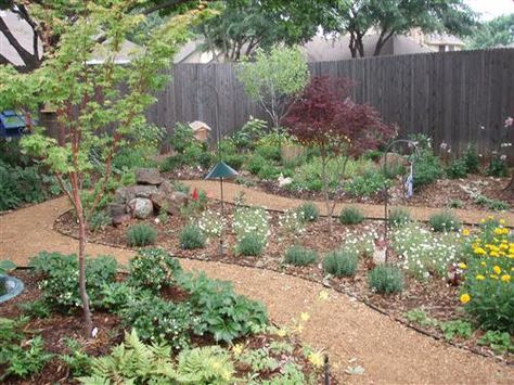 Love this pathway Granite Walkway, Backyard Creations, Front Yard Decor, Decomposed Granite, Walkway Landscaping, Farmhouse Landscaping, Flower Mound, Landscape Services, Traditional Landscape