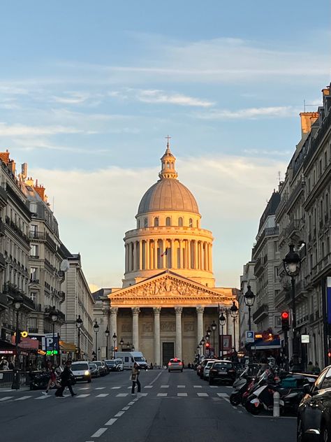 #paris #goldenhour #pantheon #france #travel Paris Pantheon, Pantheon Paris, Fav Place, Paris Aesthetic, France Travel, Paris France, Taj Mahal, Places To Go, Places To Visit